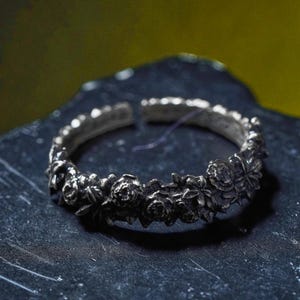 Anillo Revenant Nightreign PREMIUM – Banda de guerrero de plata 950 hecha a mano – Joyería de fantasía inspirada en Elden, regalo para los fanáticos de la tradición de Limveld