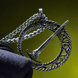 PREMIUM Blade of the Darkmoon Pendant, Da.rk Souls 950 Silver Necklace, Handmade Fantasy Jewelry, Soulslike Gamer Gift, Game Collectible