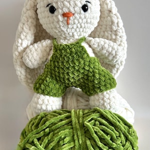 Chenille Amigurumi Hase – Handgemachtes Häkelplüschtier – 18cm weiches Kaninchen – Süßes Babygeschenk – Kinderzimmerdeko