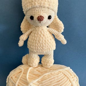 Amigurumi Poodle “Stefano José” – Handmade Crochet Dog Plush – Heartfelt Tribute – 18 cm Soft Toy