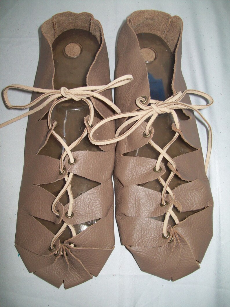 women's classic renaissance sneaker