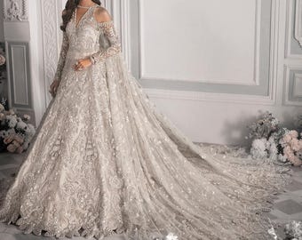 Pakistansk indisk designer Lehenga Choli för brudtärnor | Broderad klänning med personliga sömmar | Färdig Nikkah Mehendi-klänning | Bröllopsoutfit
