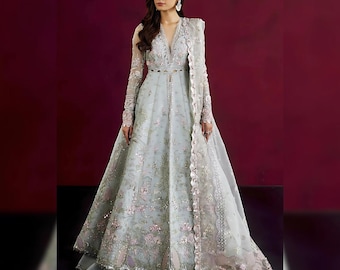 Vestido longo de noiva estilo Lehenga Choli Anarkali azul-turquesa, bordado pesado, para casamento ou festa, confeccionado sob medida para mulheres paquistanesas e indianas.