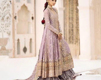 パキスタン民族衣装　Luxury ドレス　刺繍 Anarkali サーモンピンク パキスタンのウェディングドレス：刺繍入りネットアナルカリ