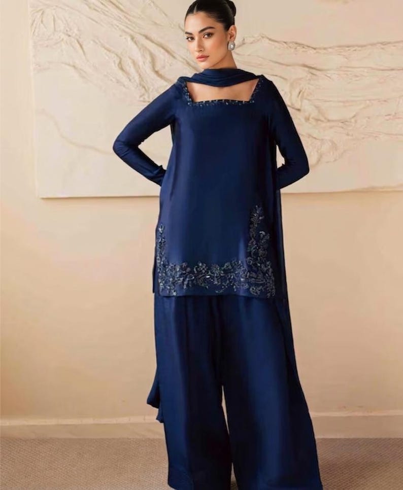 silk farshi shalwar kameez
silk pakistani dress