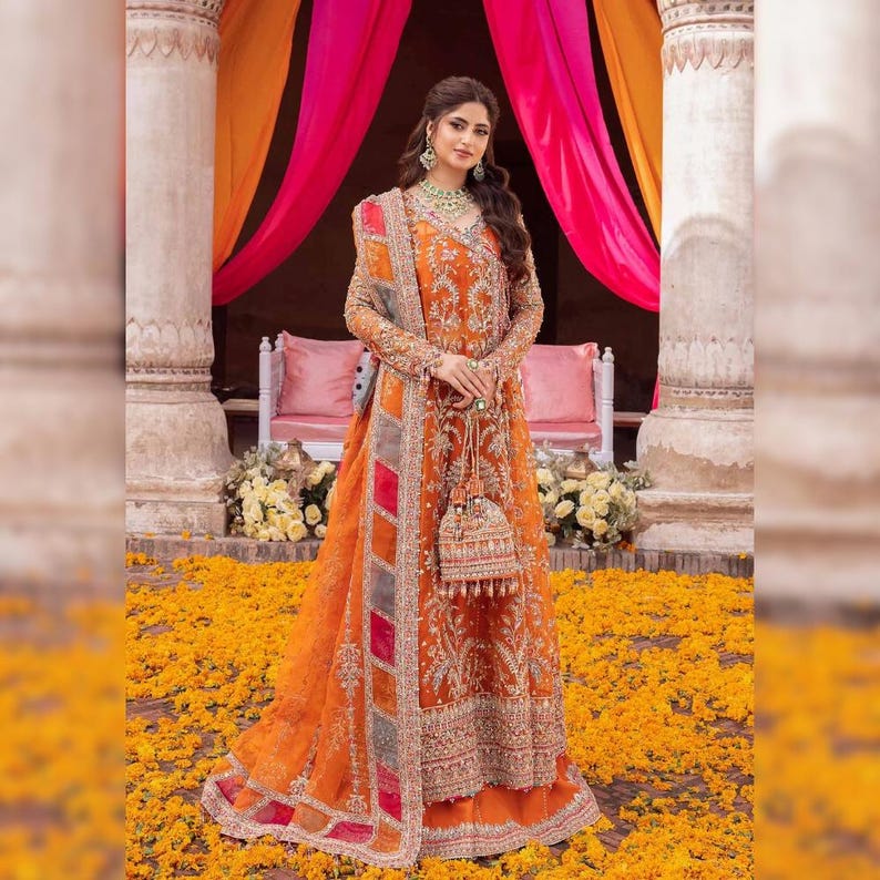 mehndi dress for bride