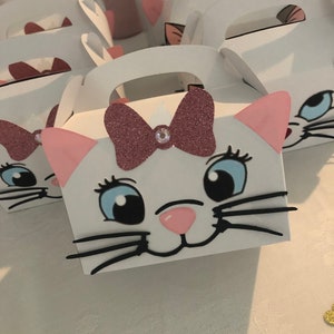 Aristocats Marie favor boxes. Marie inspired cake topper. Marie Gable boxes. Marie Birthday party. 画像 9