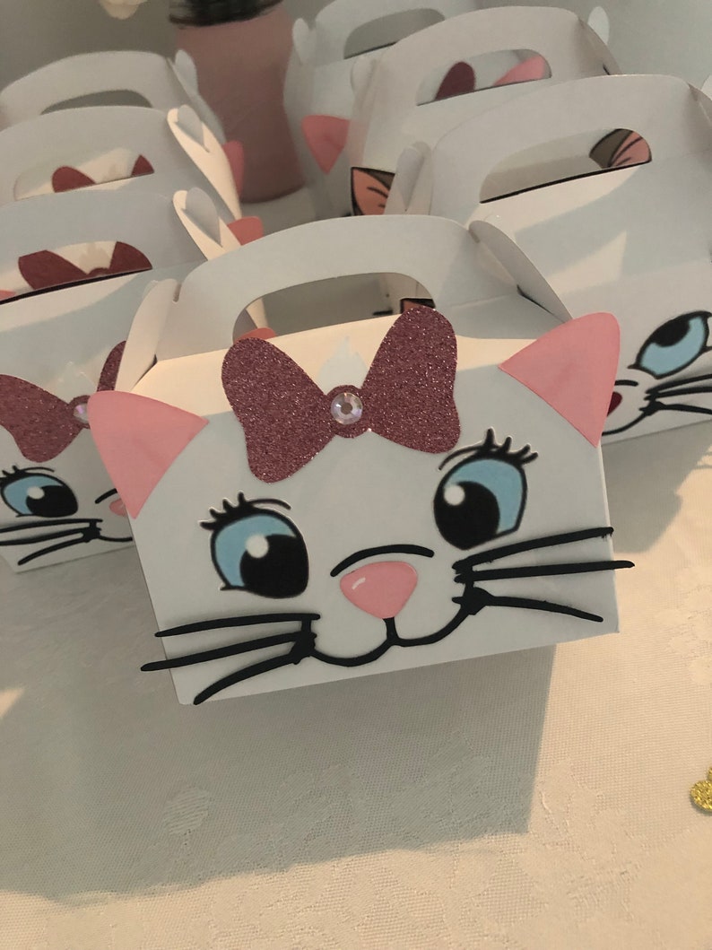 Aristocats Marie favor boxes. Marie inspired cake topper. Marie Gable boxes. Marie Birthday party. 画像 9