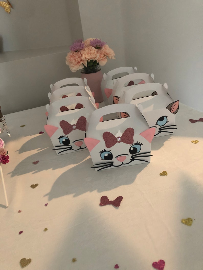 Aristocats Marie favor boxes. Marie inspired cake topper. Marie Gable boxes. Marie Birthday party. 画像 8