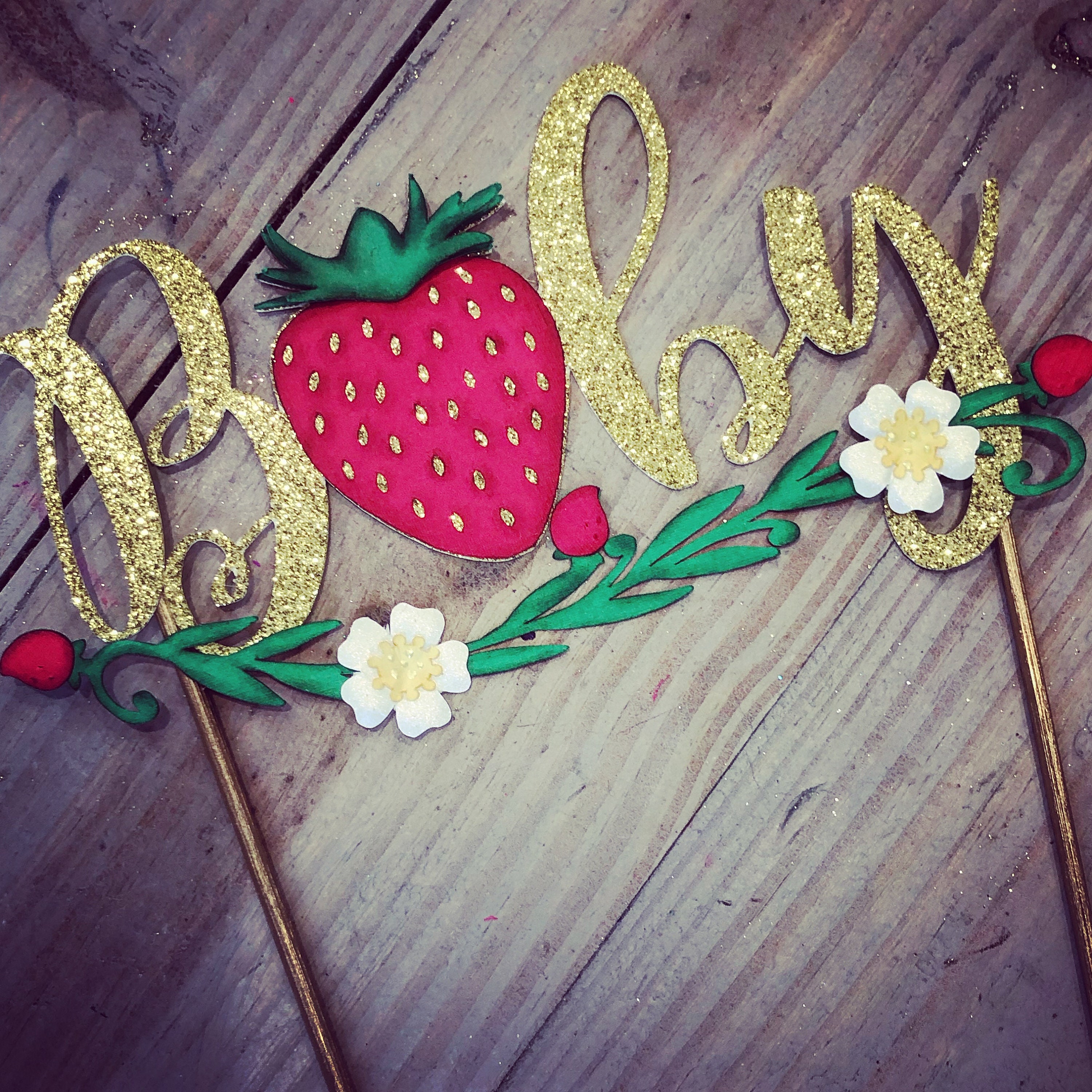 Topper Per Torta Fragola Glitterato Rosso – Decorazione Per Compleanno Donne E Ragazze Con Stuzzicadenti