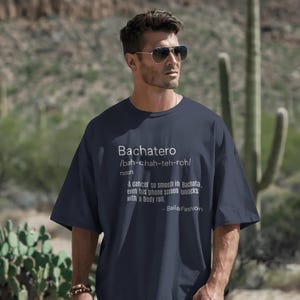 Bachatero-Definition-T-Shirt | Lustiges Lateinamerikanisches Tanz-Shirt | Bachata-Festival-Shirt | Tanz-Lifestyle | Salsa-Bachata-Kleidung | Humorvolle Einstellung