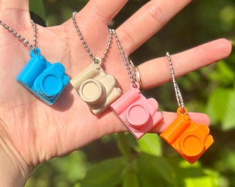 Camera Keychain | Retro Photo Charm | 3D Printed Photographer Gift | Camera Lover Keyring