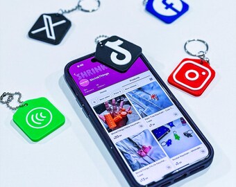 NFC Social Media Keychain - Custom Tap to Connect Tag, Instagram TikTok Link Charm, Content Creator Gift, Influencer Accessory