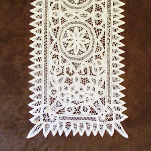 Vintage White Floral Battenburg Lace 64 Inch Table Runner Dresser Scarf  Buffet Home Decor Linens