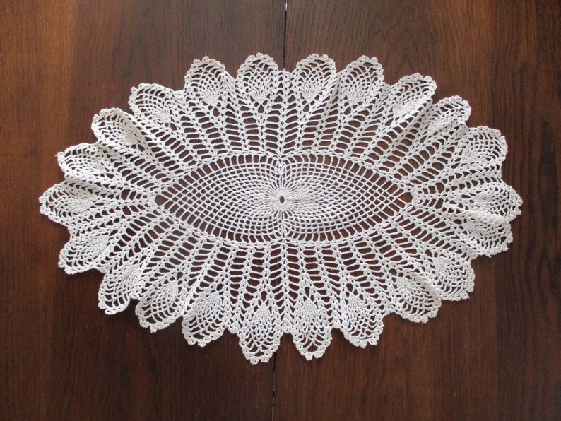 Vintage 28 Inch Long Hand Crocheted Beige Doily Table Runner Etsy