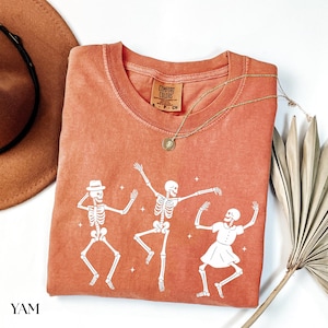 Camiseta estilo vintage de los 90 con esqueleto bailando de Comfort Colors®, camiseta para amantes del baile, camiseta retro de esqueleto Y2k, camiseta de Halloween con esqueletos bailando