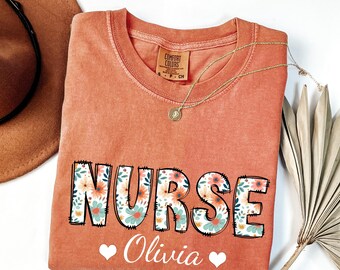 Camisa de enfermera personalizada Comfort Colors®, camisa de enfermera personalizada, camisa de enfermera, camiseta de la escuela de enfermería, camiseta de enfermera, regalo para enfermera, camisas de enfermera de urgencias