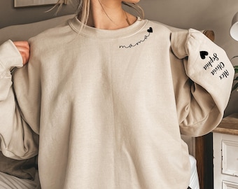 Sudadera personalizada para mamá con nombre de niño en la manga, sudadera personalizada para mamá, sudadera minimalista para mamá, regalo para ella, regalo de Navidad para mamá