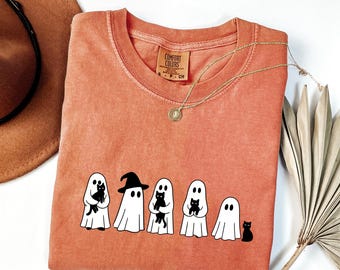 Komfortfarben Halloween Shirt, Geist und schwarze Katze T-Shirt, Halloween Geist Tshirt, Halloween süße Frauen Outfit, Halloween Geschenk, Geist T-Shirt