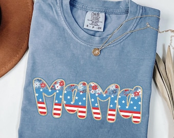 Comfort Colors® American Mama-skjorta, retro-mammaskjorta, 4 juli-skjorta, USA-mammaskjorta, patriotisk mammaskjorta, blommig mammaskjorta, present till mamma