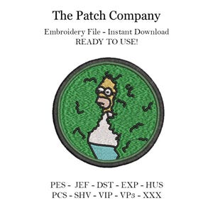Puede incluir: Un parche bordado verde con una imagen de dibujos animados de la cabeza de Homero Simpson. El texto "The Patch Company" está en la parte superior de la imagen. El texto "Embroidery File - Instant Download READY TO USE!" está debajo de la imagen. El texto "PES - JEF - DST - EXP - HUS PCS - SHV - VIP - VP3 - XXX" está en la parte inferior de la imagen.