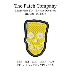 Può includere: Disegno di ricamo di teschio giallo con un viso da cartone animato. Il disegno è contornato di nero ed è pronto per essere utilizzato per progetti di ricamo. Il testo "PES - JEF - DST - EXP - HUS - PCS - SHV - VIP - VP3 - XXX" è in fondo all'immagine.