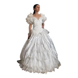 Vintage 1980s Wedding Dress Puffy Sleeves Embroidered Ruffles Princess Ball Gown