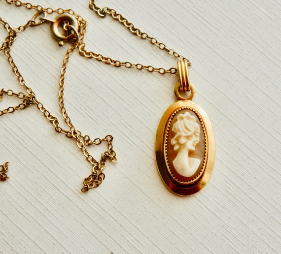 Vintage Cameo Necklace, 12K GF Pink Cameo, Oval C… - image 2