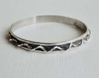 Vintage Mexican Bangle, Sterling Silver Bangle Bracelet, Small Size, Twisted Metal, Embossed Oxidized Silver, Girls Jewelry, Stacking Bangle