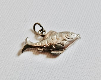 Vintage Fish Charm, Pisces Charm, Silver Charm Bracelet, March Birthday, Vintage European Silver Necklace Pendant, Gone Fishing