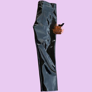 Pantalones unisex de vinilo negro – Pantalones ajustados de PVC brillante para estilo urbano y salidas nocturnas imagen 4