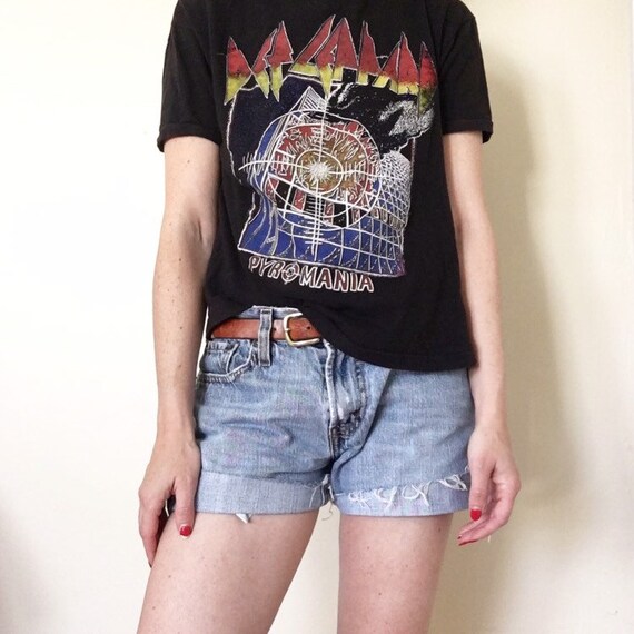 def leppard band tee