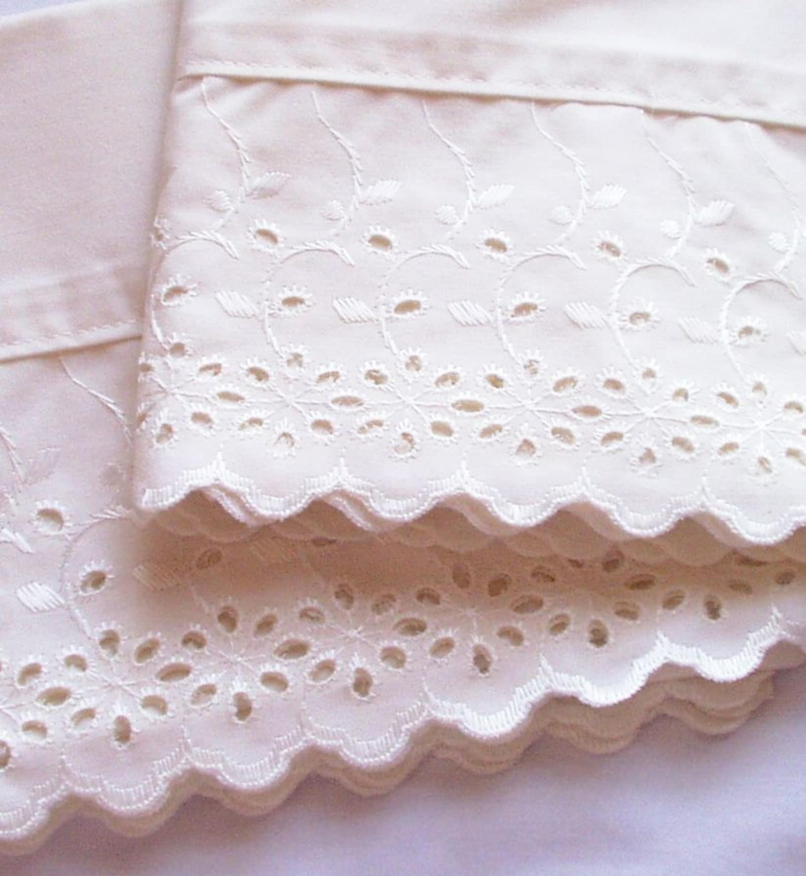 Vintage Pillowcase Pair Dan River Eyelet Trim Standard Size Etsy