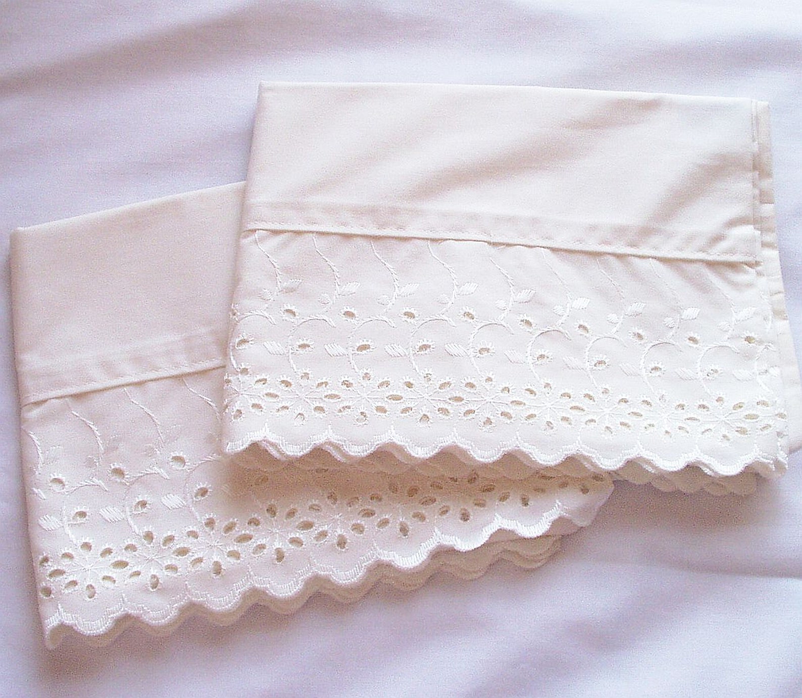 Vintage Pillowcase Pair Dan River Eyelet Trim Standard Size Etsy