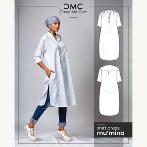 Könnte beinhalten: Eine Frau trägt ein weiß-blau gestreiftes Hemdkleid mit Stehkragen, Seitentaschen und Seitenschlitz. Dazu eine dunkelblaue Jeans und weiße Turnschuhe. Das Bild zeigt auch eine Strichzeichnung des Hemdkleides und den Text "shirt dress mu'mina".