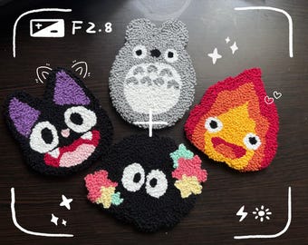 Sottobicchieri e sottobicchieri fatti a mano con tecnica Punch Needle Studio Ghibli
