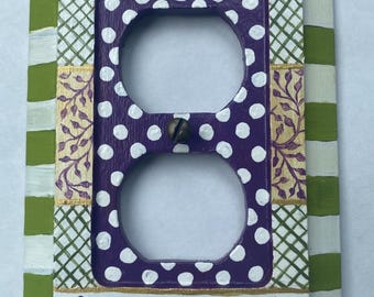 Steckdosenabdeckung handbemalt Original Einzelauslass Zwei-Steckdose Unikat handbemalt Holz „Plum Botanical“ von LM McGrath Ella Bella VT