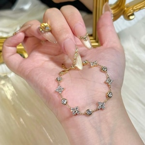Bezel and Flowers Lab Diamonds Bracelet, bodas pulseras, 18K/14K/10K Solid Gold, Wedding Bracelet, Anniversary, Birthday, Gift for her