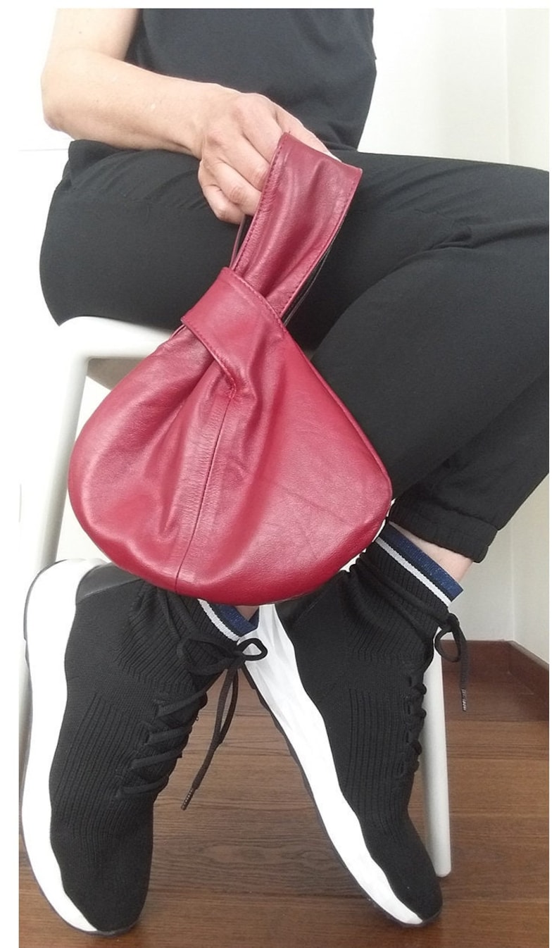 Sac en cuir avec noeud Sac réversible en cuir souple avec noeud Deux looks dans un seul sac image 8