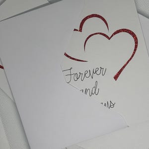 Carte coeur Forever & Always – blanche avec insert scintillant rouge, 3,5 x 4,9 pouces