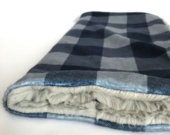 cuddle blanket, buffalo plaid blanket, minky blankie, minky lovey, baby blankie, Navy blue plaid blanket, new baby gift, buffalo plaid