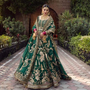 Green & Gold Pakistani Dress: Mughal-Inspired Bridal Ensemble
