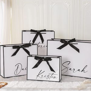 Custom Name Gift Bags, Bow Tie Gift Bags, Personalized Bridesmaid Gift Bags, Bachelorette Party Bag, Bridal Party Gift Bag, Wedding Gift Bag