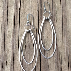 Aros de plata, Joyas de plata, Aros, Pendientes de plata martillada, Aros colgantes, Joyas de plata