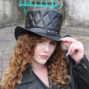 Leather Cowboy Hat for Men and Women – Vintage Western Hat with Studs and Visible Stitching – Rustic Outback Style Rodeo Hat