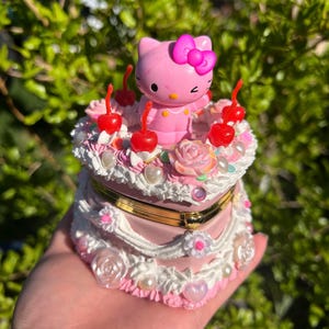 Fake Cake Coquette Style Pink Waving Cat Ceramic Trinket/Jewelry Box