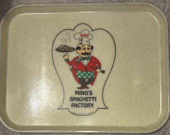 Serviertablett der Mino’s Spaghetti Factory von 1969, SiLite, 17,75 x 13,75 Zoll