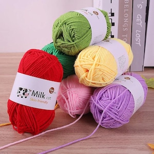 150g  Soft Yarn for Crocheting–Crochet & Knitting Yarn, Beginner Yarn with Easy-to-See Stitches, DIY weaving yarn ball for Cotton Amigurumi