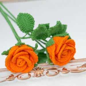 かぎ針編みのバラの花柄、かぎ針編みの花柄のバラの編みぐるみのパターン - 写真付きかぎ針編みの花柄のチュートリアルビデオをすぐにダウンロード