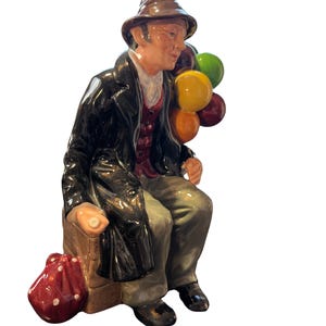 Vintage Royal Doulton The Balloon Man HN 1954 Porcelain Figurine